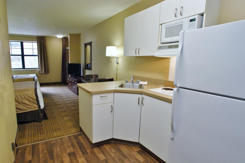Extended Stay America Suites - Detroit - Кантон Экстерьер фото